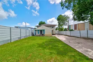 336 W Mt Houston Rd, Houston, TX 77037 - Photo 6