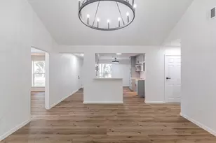 9214 Woodland Oaks Dr, Houston, TX 77040 - Photo 2