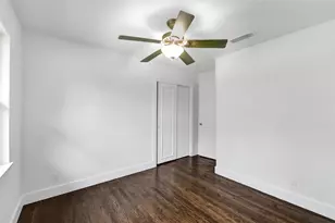 4713 Kinglet St, Houston, TX 77035 - Photo 18