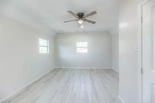328 W Sherwood Dr, Livingston, TX 77351 - Photo 10