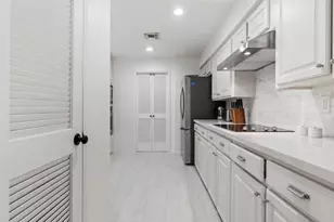 727 Bunker Hill Rd, Houston, TX 77024 - Photo 12