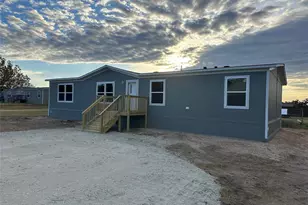 822 E Fannin St, La Grange, TX 78945 - Photo 2