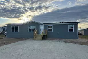 822 E Fannin St, La Grange, TX 78945 - Photo 1