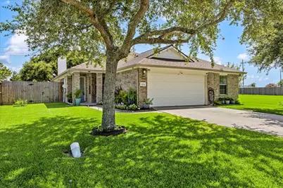 3204 Meadow Bay Lane, Dickinson, TX 77539 - Photo 1
