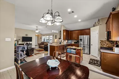 3204 Meadow Bay Lane, Dickinson, TX 77539 - Photo 8