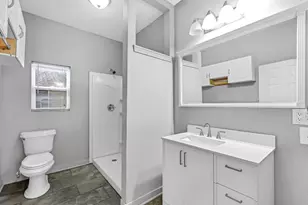 2418 Delafield St, Houston, TX 77023 - Photo 6