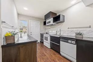 11607 Chimney Rock Rd, Houston, TX 77035 - Photo 8