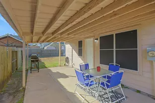 8227 Montego Bay Dr, Mont Belvieu, TX 77523 - Photo 2