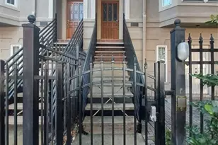1321 Woodhead St, Houston, TX 77019 - Photo 2