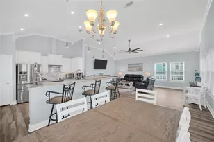 1018 Tiki Dr, Tiki Island, TX 77554 - Photo 14