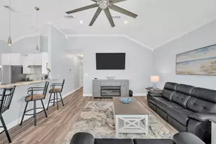 1018 Tiki Dr, Tiki Island, TX 77554 - Photo 16