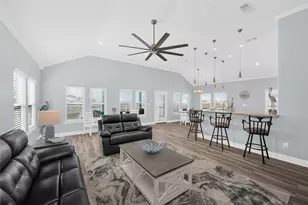 1018 Tiki Dr, Tiki Island, TX 77554 - Photo 18