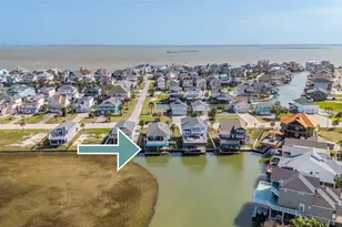 1018 Tiki Dr, Tiki Island, TX 77554 - Photo 50