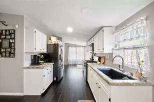 20220 Plaza Cir, Crosby, TX 77532 - Photo 8