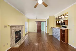 921 Marine Dr, Galveston, TX 77550 - Photo 2