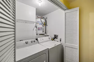 921 Marine Dr, Galveston, TX 77550 - Photo 20