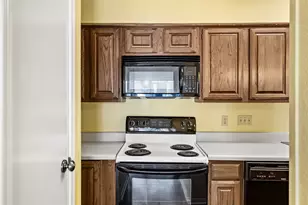 921 Marine Dr, Galveston, TX 77550 - Photo 14