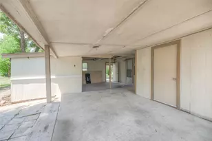 305 Oak Ridge Dr, Onalaska, TX 77360 - Photo 12