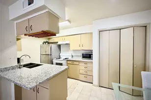 2110 Wilcrest Dr, Houston, TX 77042 - Photo 4