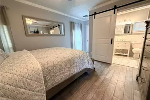 8821 Woodruff St, Houston, TX 77012 - Photo 8