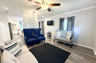 8821 Woodruff St, Houston, TX 77012 - Photo 2