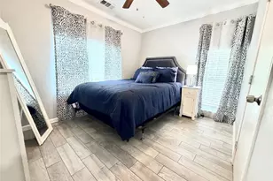 8821 Woodruff St, Houston, TX 77012 - Photo 10