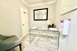 8821 Woodruff St, Houston, TX 77012 - Photo 12