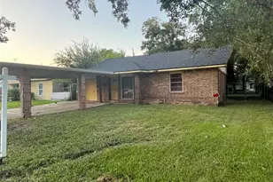 8611 Cowart St, Houston, TX 77029 - Photo 2
