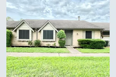 3918 Laura Leigh Drive, Friendswood, TX 77546 - Photo 2