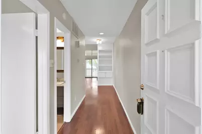 132 April Point Drive S, Conroe, TX 77356 - Photo 6