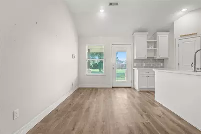 1208 E Henderson Road, Angleton, TX 77515 - Photo 6