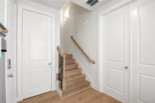 1034 W 15th 1/2 St, Houston, TX 77008 - Photo 14