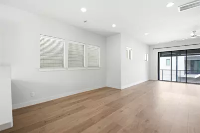 1034 W 15th 1/2 Street, Houston, TX 77008 - Photo 12