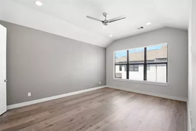 1034 W 15th 1/2 Street, Houston, TX 77008 - Photo 22
