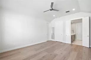 1034 W 15th 1/2 St, Houston, TX 77008 - Photo 24