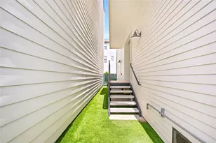 1034 W 15th 1/2 St, Houston, TX 77008 - Photo 34