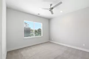 1034 W 15th 1/2 St, Houston, TX 77008 - Photo 30
