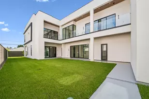 7218 Schiller St, Houston, TX 77055 - Photo 48