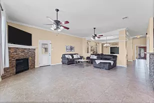 6806 Amistad Ct, Manvel, TX 77578 - Photo 10