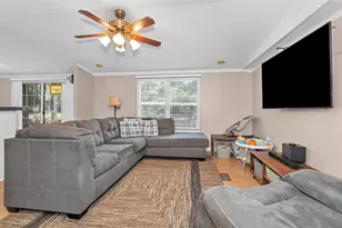 214 Rebecca Ln, Willis, TX 77378 - Photo 8