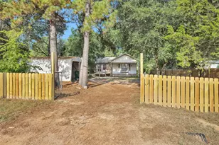 214 Rebecca Ln, Willis, TX 77378 - Photo 2