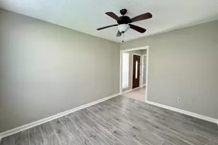 3043 Mosby Dr, Sugar Land, TX 77479 - Photo 6