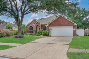 18223 Heathridge Ln, Cypress, TX 77433 - Photo 2