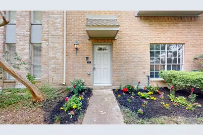 14736 Perthshire Road #E, Houston, TX 77079 - Photo 2