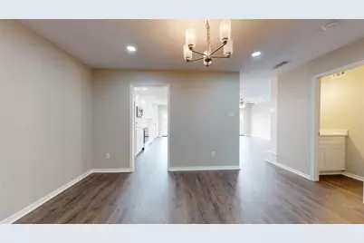 14736 Perthshire Road #E, Houston, TX 77079 - Photo 6