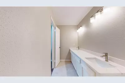 14736 Perthshire Road #E, Houston, TX 77079 - Photo 28