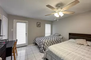 2021 Spenwick Dr, Houston, TX 77055 - Photo 12