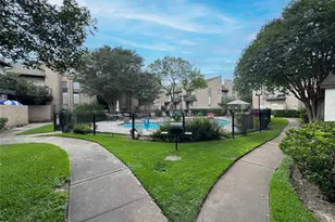 2021 Spenwick Dr, Houston, TX 77055 - Photo 30