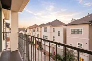 9609 Pemberton Cres Dr, Houston, TX 77025 - Photo 10