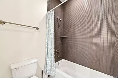 9609 Pemberton Crescent Drive, Houston, TX 77025 - Photo 16
